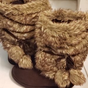 🐻 Faux Fur Boots